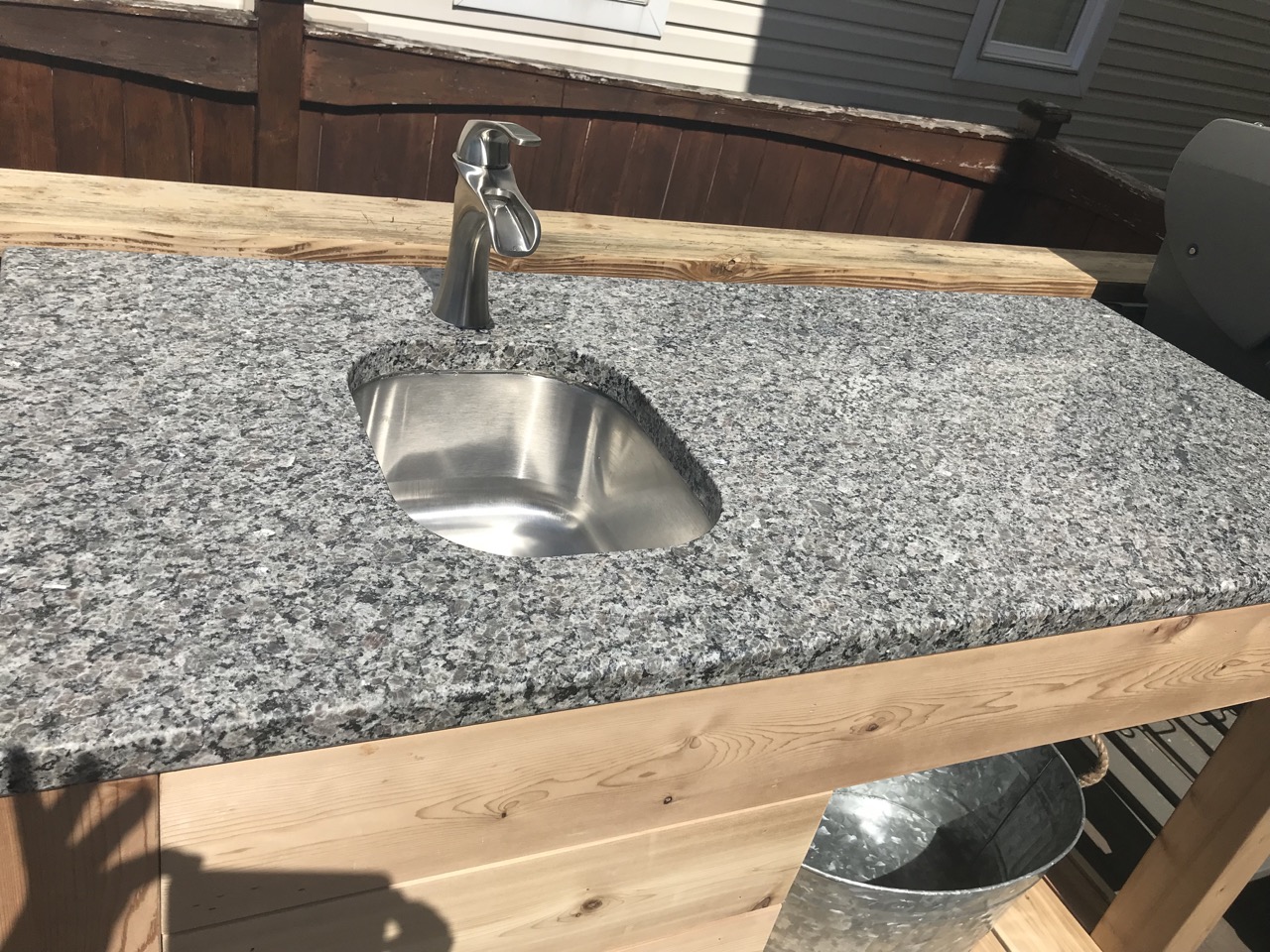 closeup image of the granite countertop